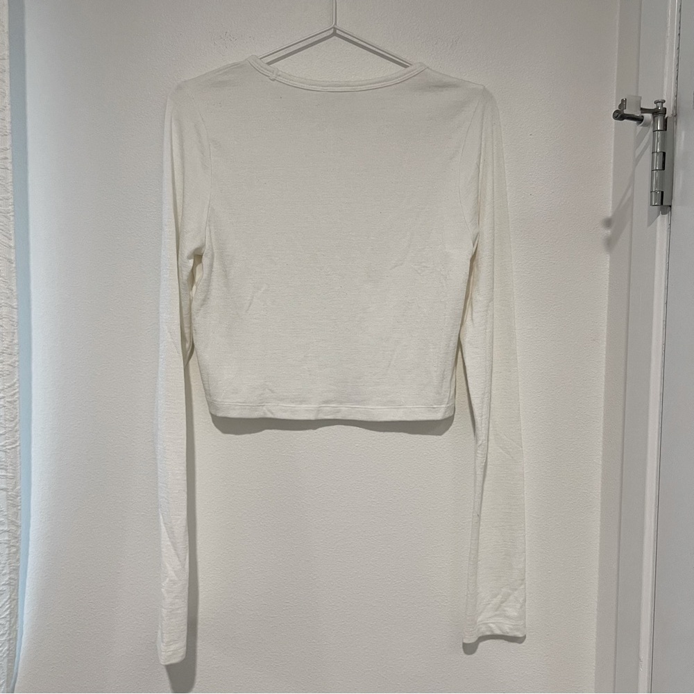 Aritzia Wilfred Free White Cropped Long Sleeve - Picture 2 of 5